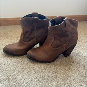 Cowboy booties with Heel